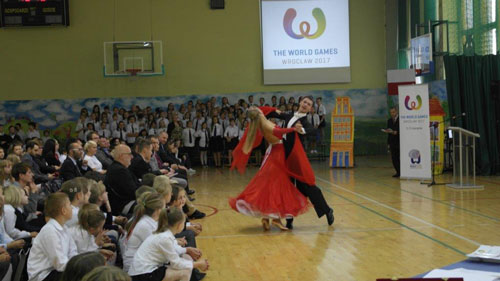 iwga-flag-visits-schools-in-wroclaw 02