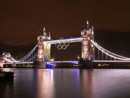 1985-Towerbridge-(olympic-rings)